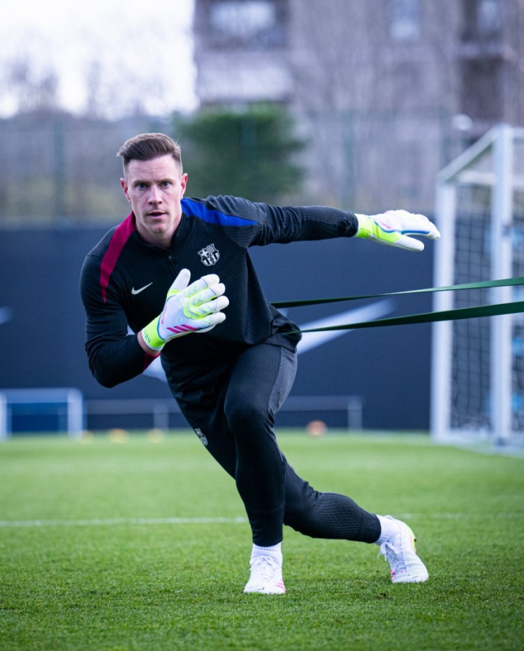 世體：特獅恢復(fù)取得明顯進(jìn)展，他正在提升節(jié)奏、跳躍和撲救反應(yīng)