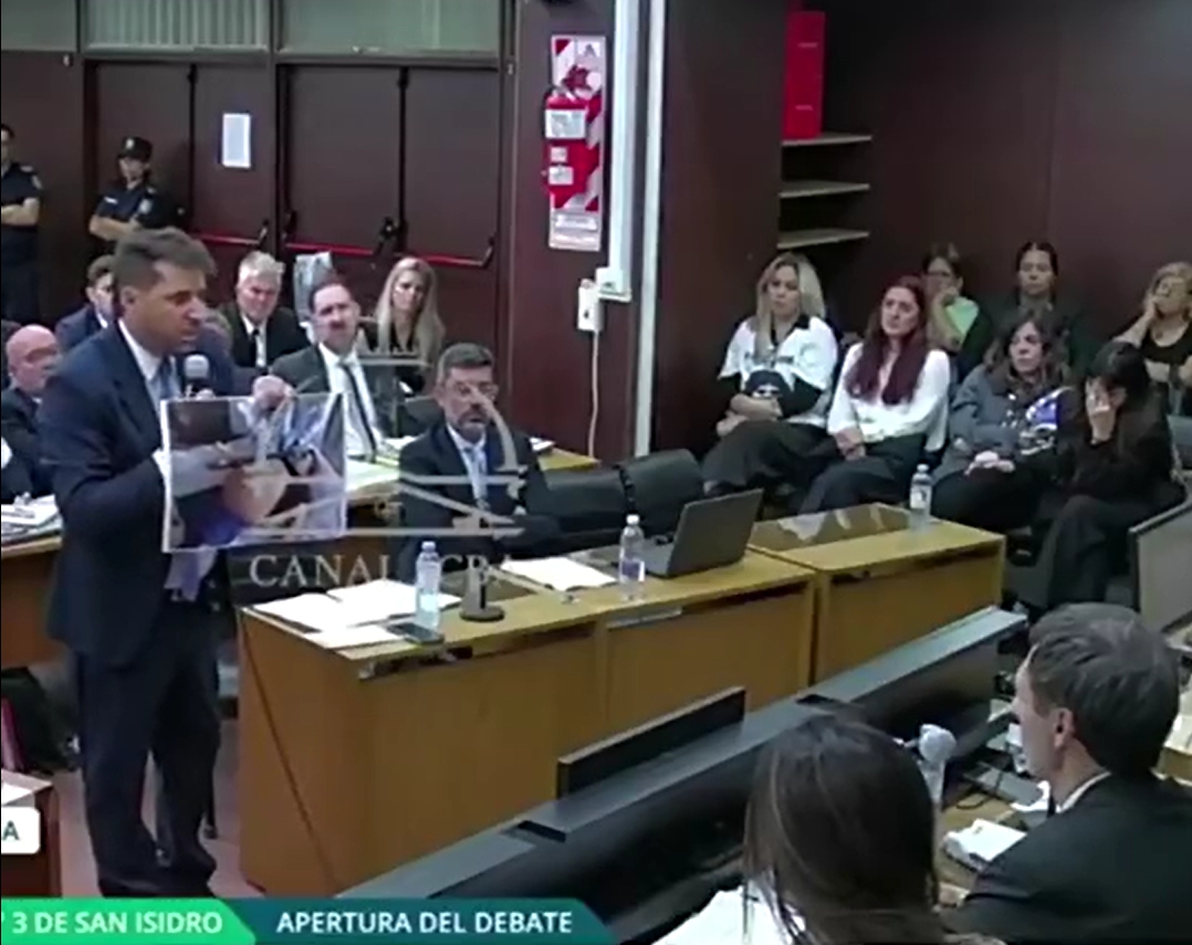 圖為之前庭審中，檢察官所舉照片