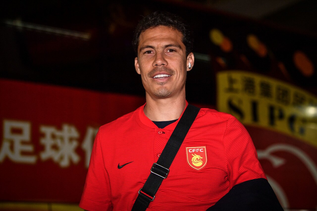 埃爾納內(nèi)斯：四前鋒首發(fā)會(huì)讓米蘭失去平衡，我看好塔雷在米蘭任職