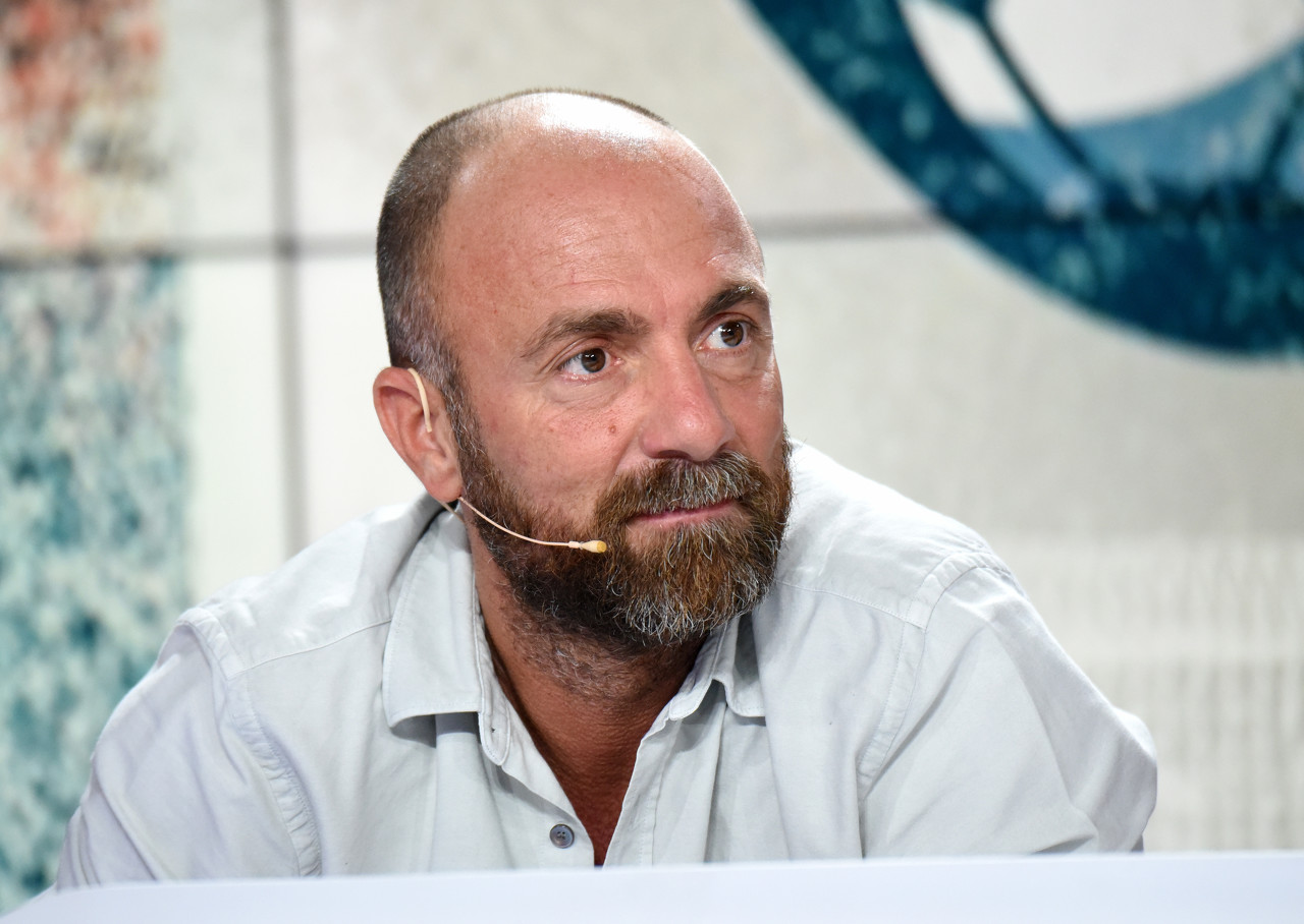 杜加里：法國中場沒有創(chuàng)造力和鋒線聯(lián)系也太少，德尚需要做出改變