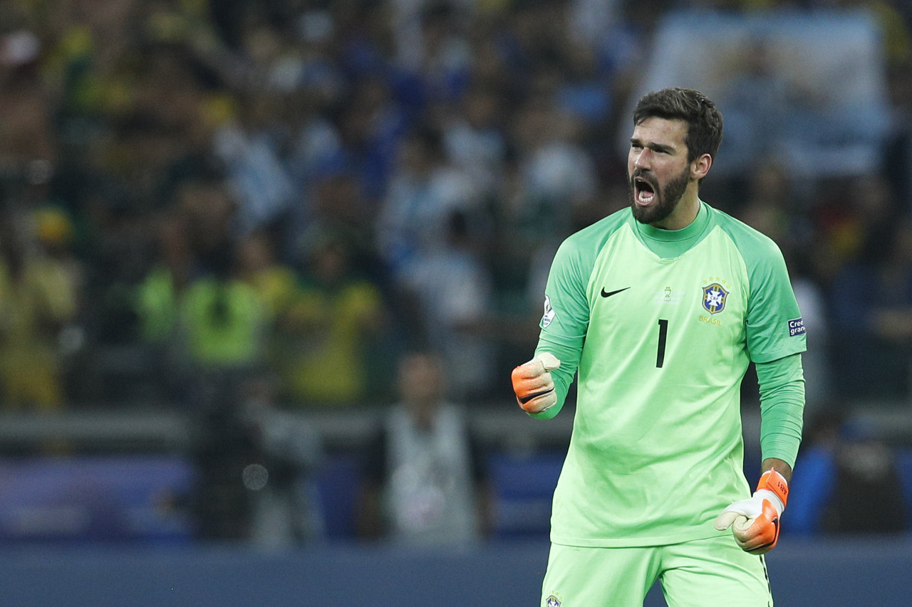 利物浦官方：阿利森離開巴西國家隊返回俱樂部，他將接受隊醫(yī)檢查