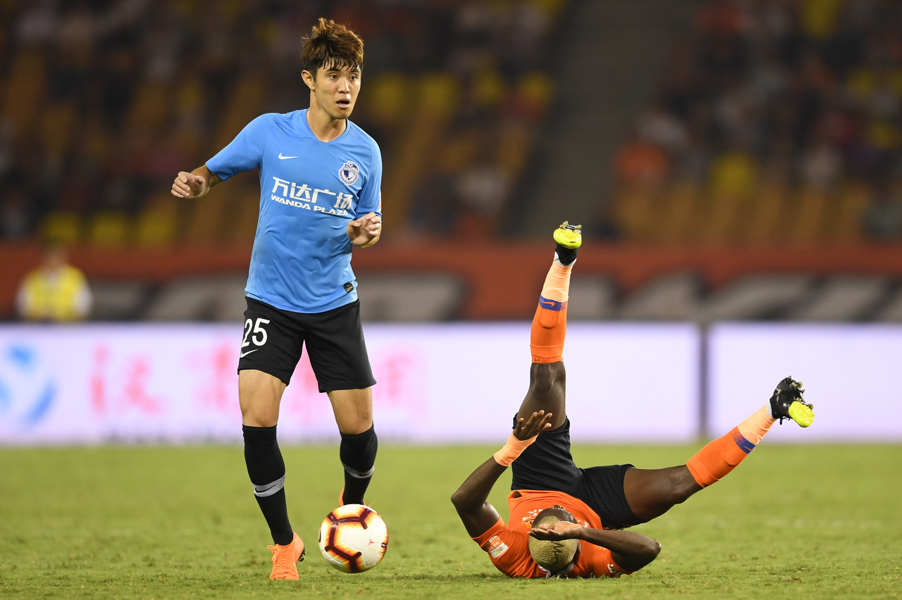 再戰(zhàn)足協(xié)杯！上海橘橙名單：59歲朱駿投資人兼球員，李建濱在列