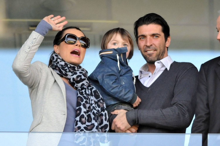 兒子入選捷克U18隊(duì)！布馮和前妻塞雷多娃都表態(tài)支持兒子的選擇