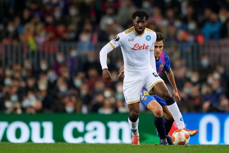 羅馬諾：安古伊薩續(xù)約談判陷入停滯，球員未來再次變得開放