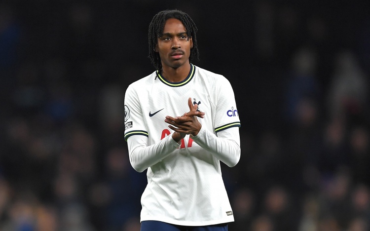 斯賓塞：孫興慜不是大聲呼喊的典型隊(duì)長(zhǎng)，他更多是以身作則