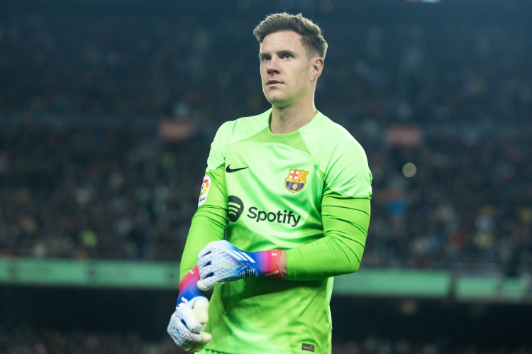 每體：特爾施特根一個(gè)月前已戴上手套，他計(jì)劃在5月份復(fù)出