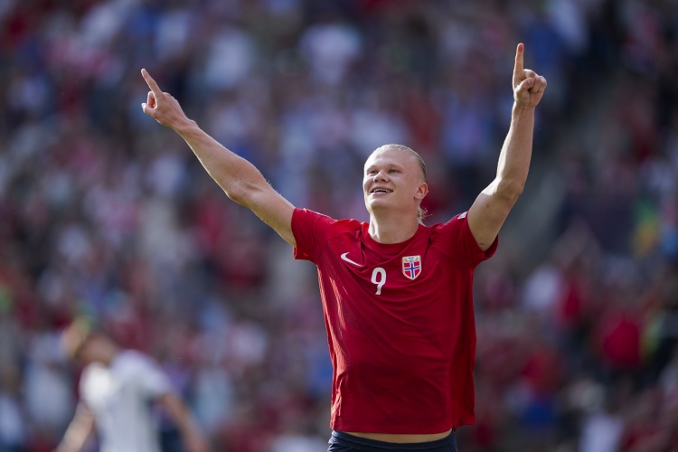 24歲247天，哈蘭德是歐洲第二年輕的國(guó)家隊(duì)40球先生，僅次姆巴佩