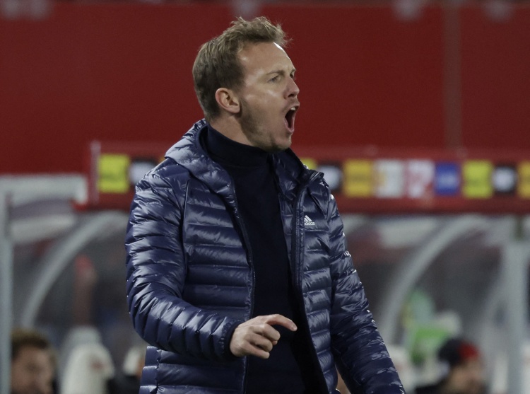 德國(guó)隊(duì)近15場(chǎng)比賽10勝4平1負(fù)，唯一失利是歐洲杯對(duì)陣西班牙