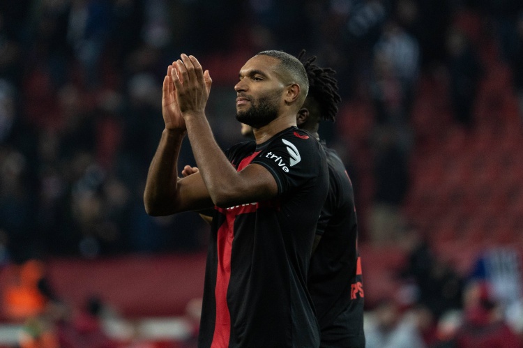 首回合0-3拜仁！勒沃庫森后衛(wèi)塔：我們要豁出去踢，為維爾茨而戰(zhàn)