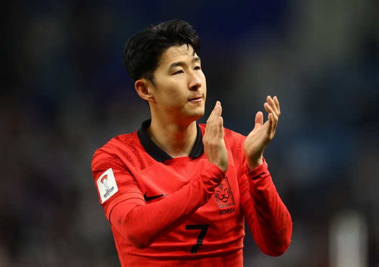 韓媒：韓國隊今日集合備戰(zhàn)18強(qiáng)賽，孫興慜將于今天下午與球隊會合