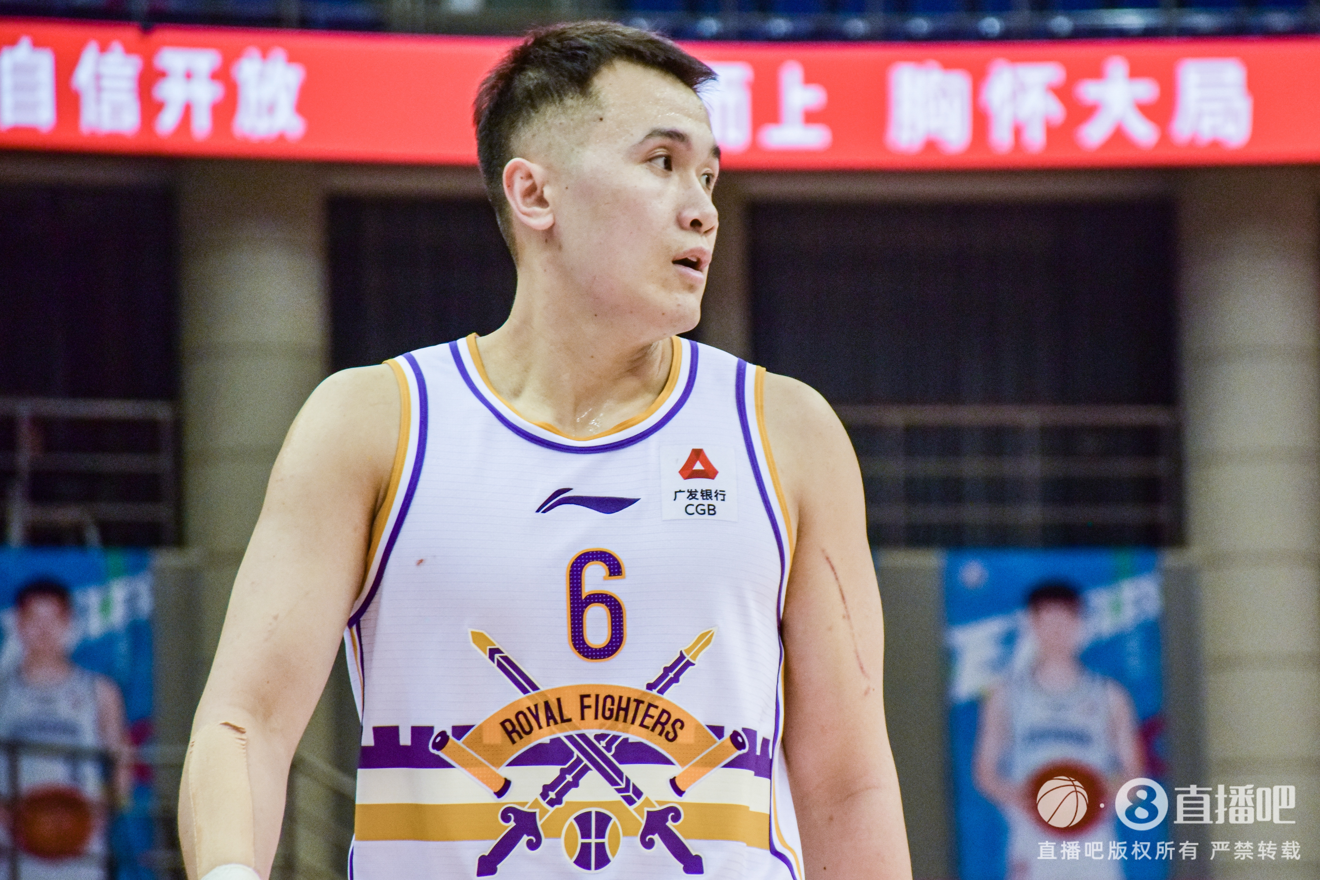 手感火熱！張帆半場(chǎng)5中5高效拿下11分1籃板