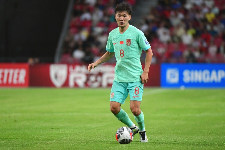 李源一落選因需要進(jìn)攻？魯媒：客觀說(shuō)李源一進(jìn)攻能力要強(qiáng)于黃政宇