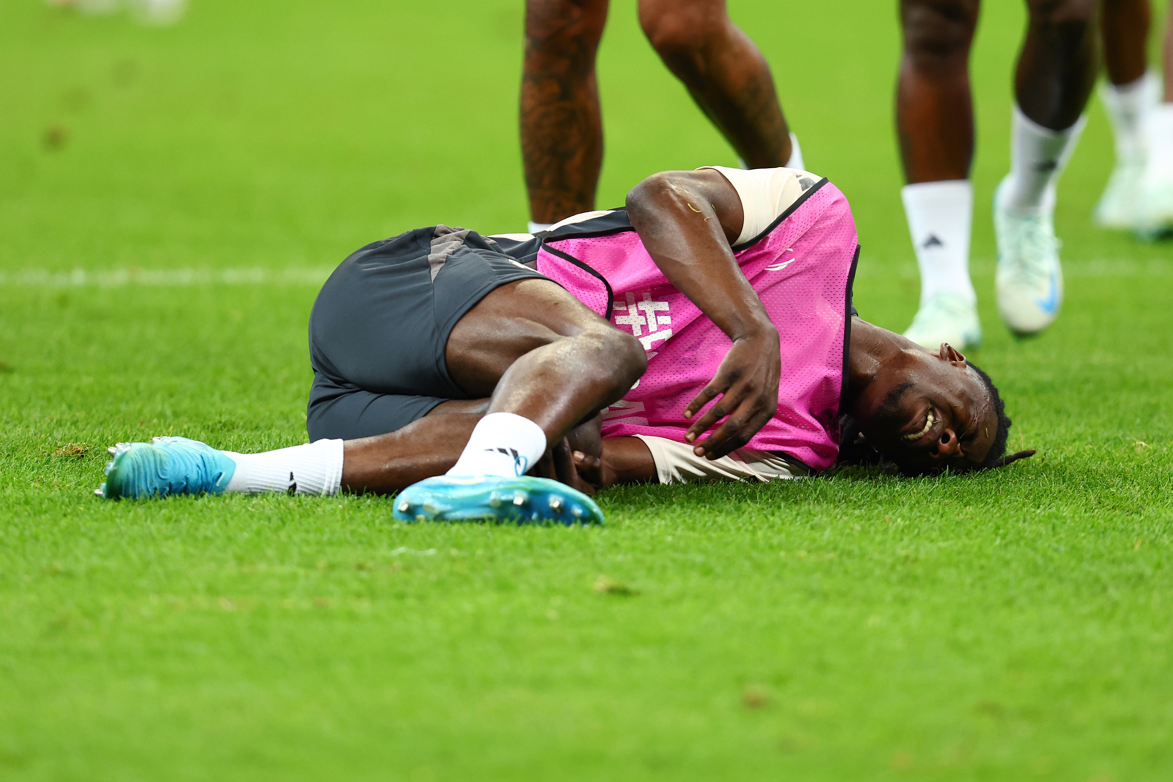 傷病所擾？22歲卡馬文加本賽季傷病反復(fù)，身價(jià)掉下1億&今日遭痛批