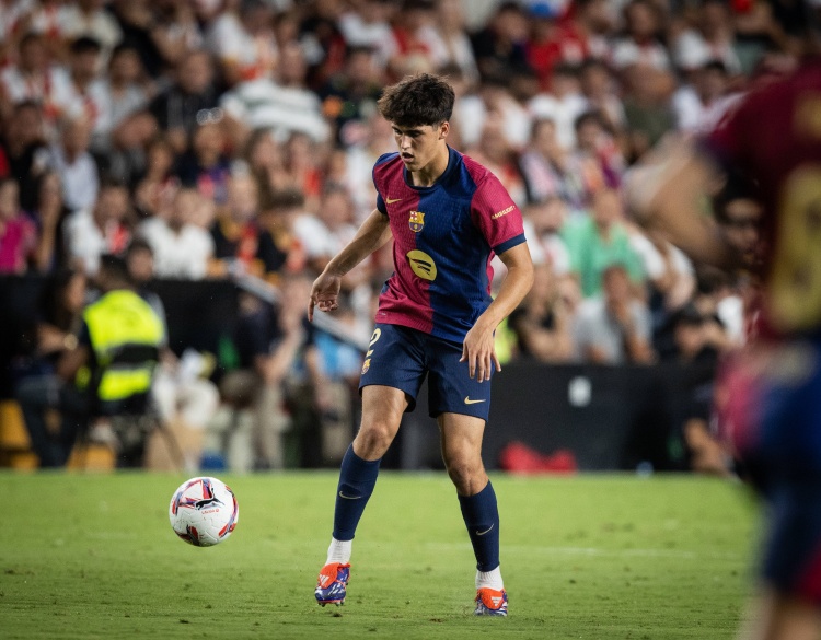 記者：庫(kù)巴西傷勢(shì)不嚴(yán)重，周三將和團(tuán)隊(duì)訓(xùn)練，看看情況如何