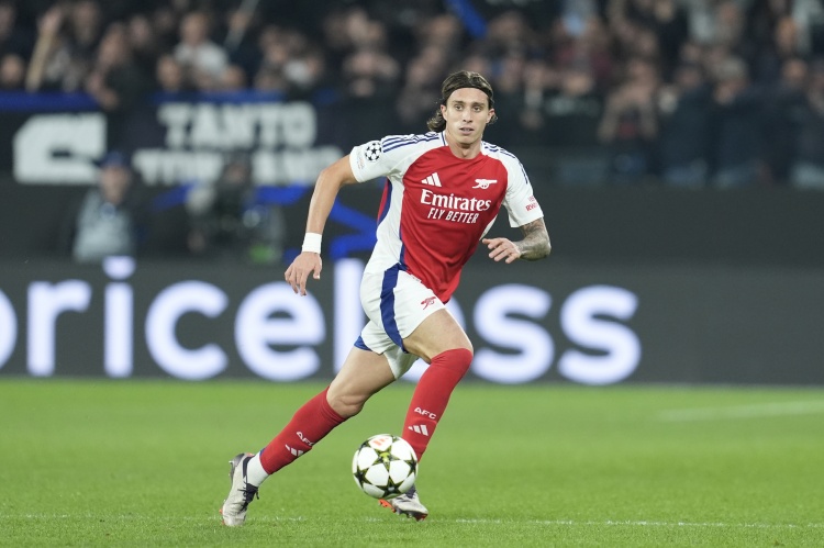 卡拉菲奧里：我覺(jué)得自己能踢任何位置，后插上方面我做得很好