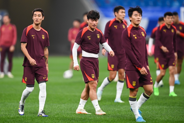 記者：國足還是原來的實力，無非是伊萬找到符合國足定位的戰(zhàn)術