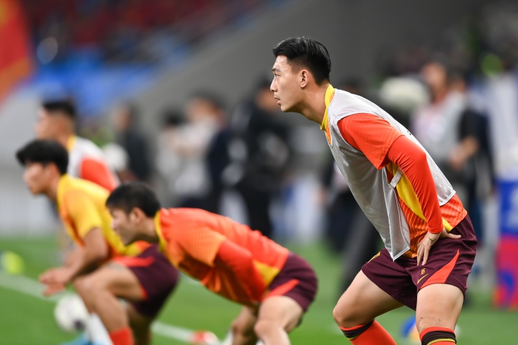 足球報(bào)：張玉寧、蔣圣龍均有不同程度傷病，伊萬(wàn)未讓在熱身賽出場(chǎng)