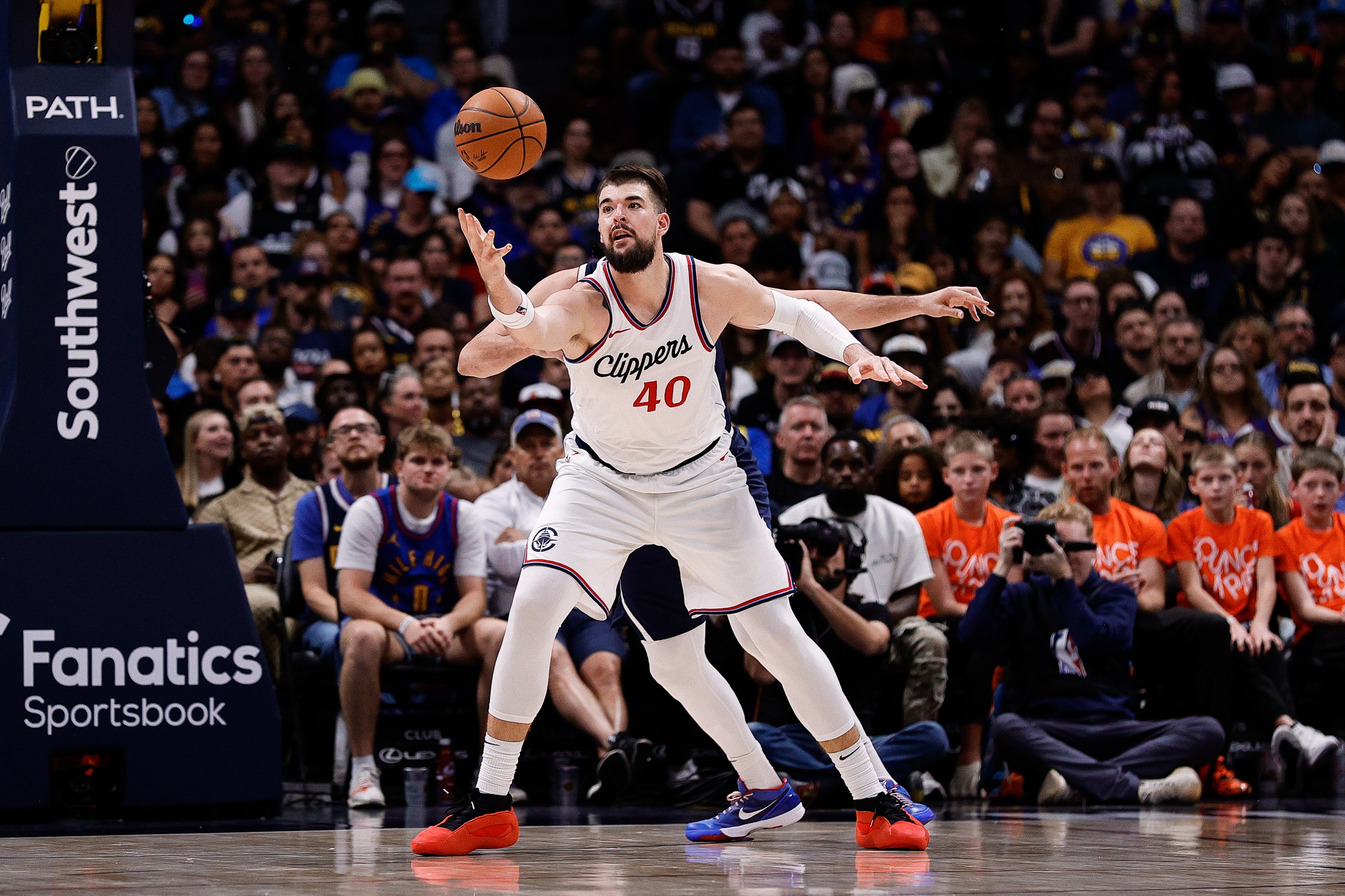 成為聯(lián)盟最佳中鋒之一感受如何？祖巴茨：這得看你問(wèn)的是誰(shuí)了