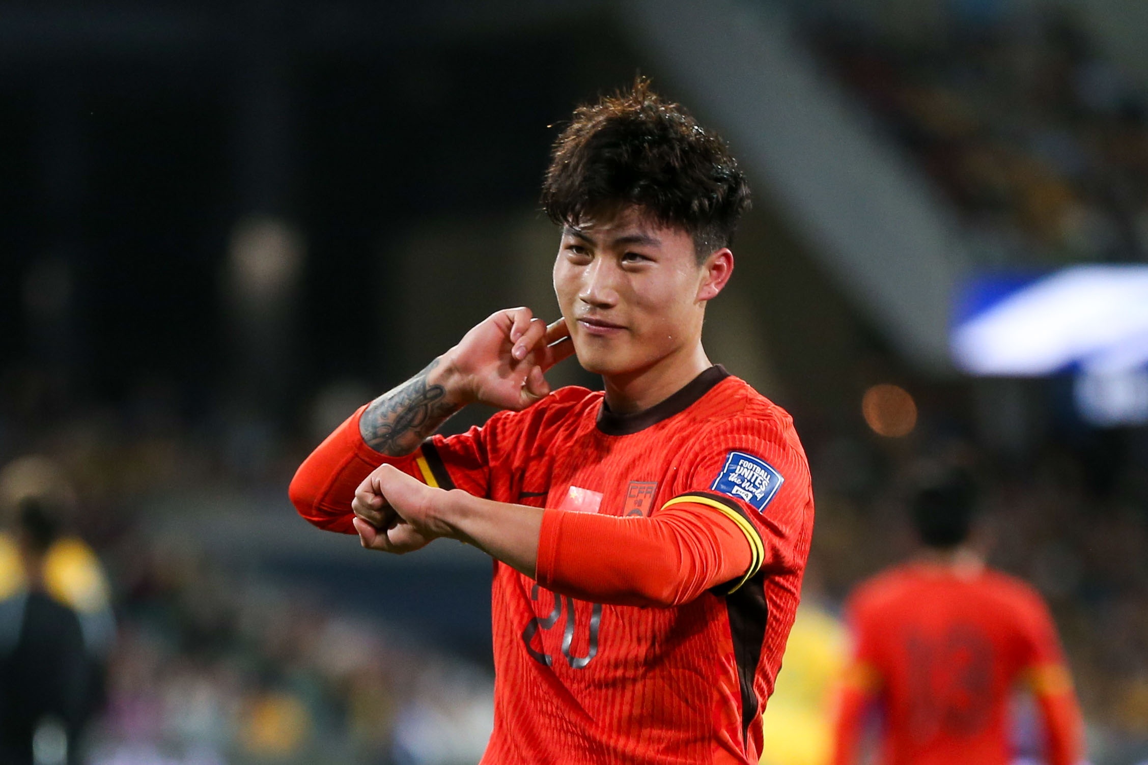 國(guó)足球票為何成硬通貨？票務(wù)平臺(tái)人員：足球是國(guó)內(nèi)體育產(chǎn)業(yè)第一IP