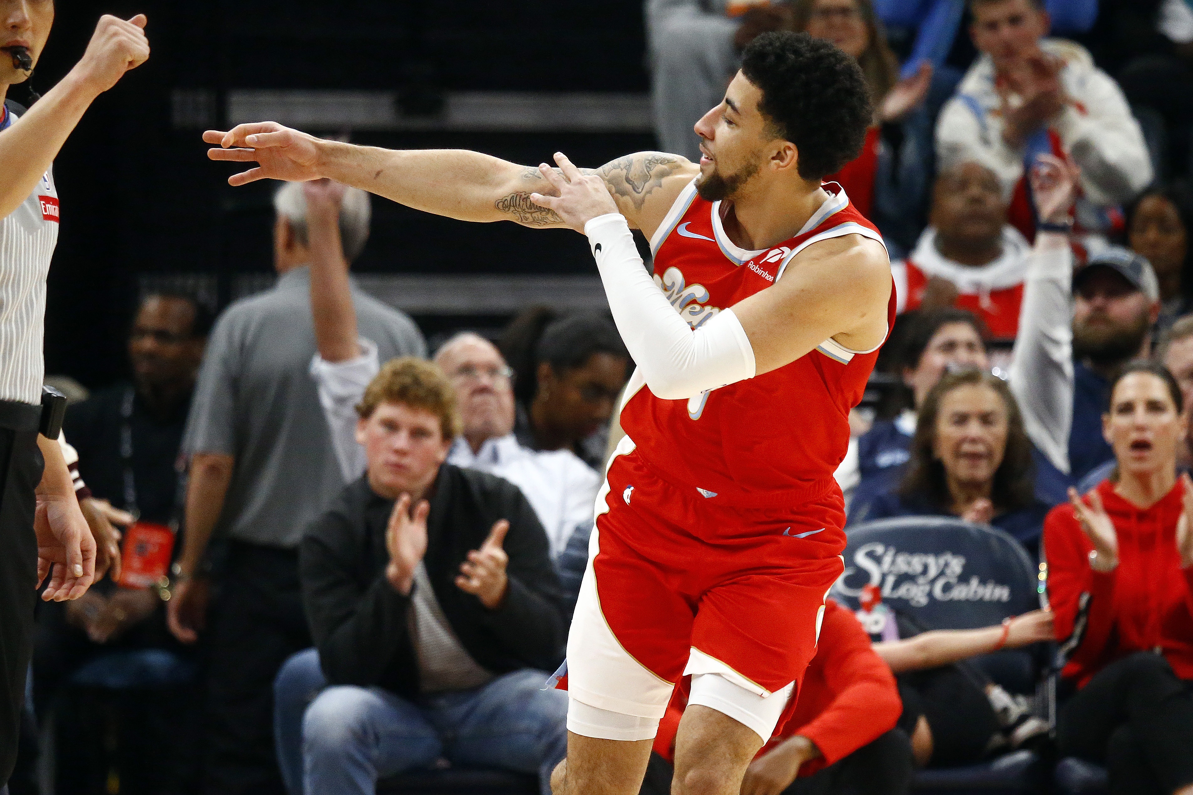 發(fā)揮不錯(cuò)！小皮蓬10投4中&三分3中2拿到11分6板11助 正負(fù)值+22