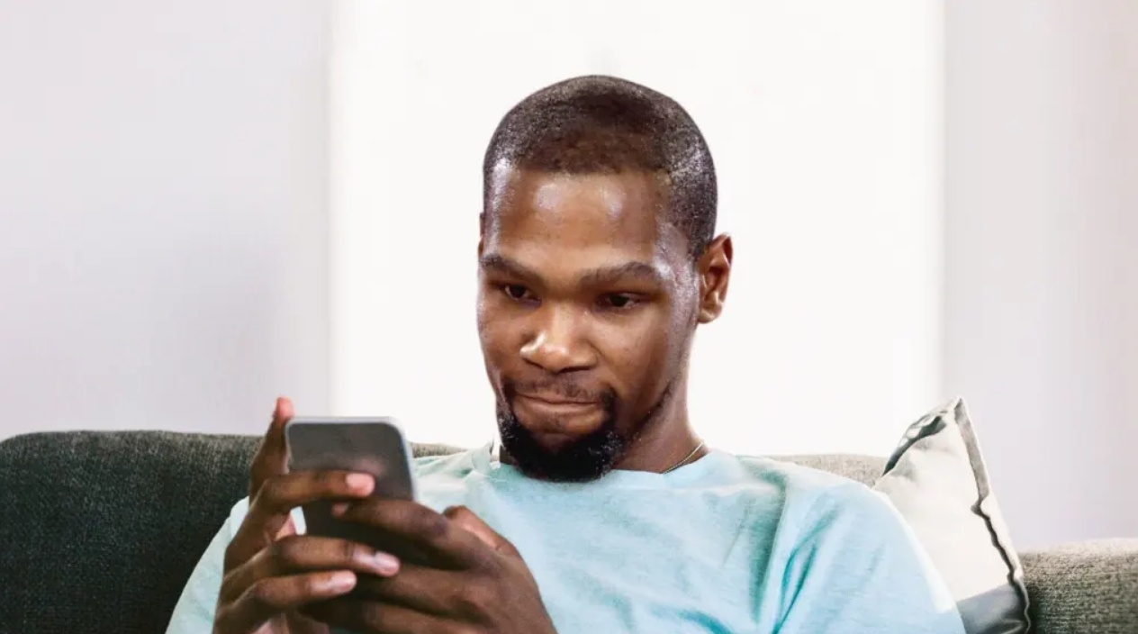 鍵來??！評論員批評杜蘭特遭網(wǎng)友狂噴：沒人尊重你 KD一一轉(zhuǎn)發(fā)