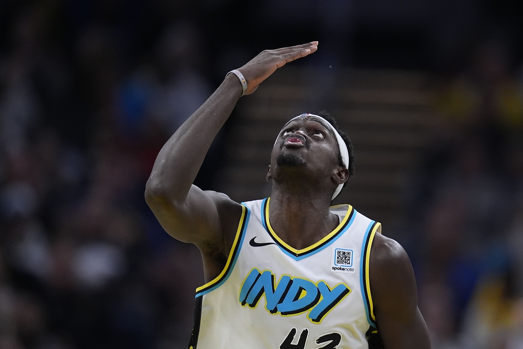 西亞卡姆16投11中&三分4中3砍下全場最高29分 還送出5次助攻