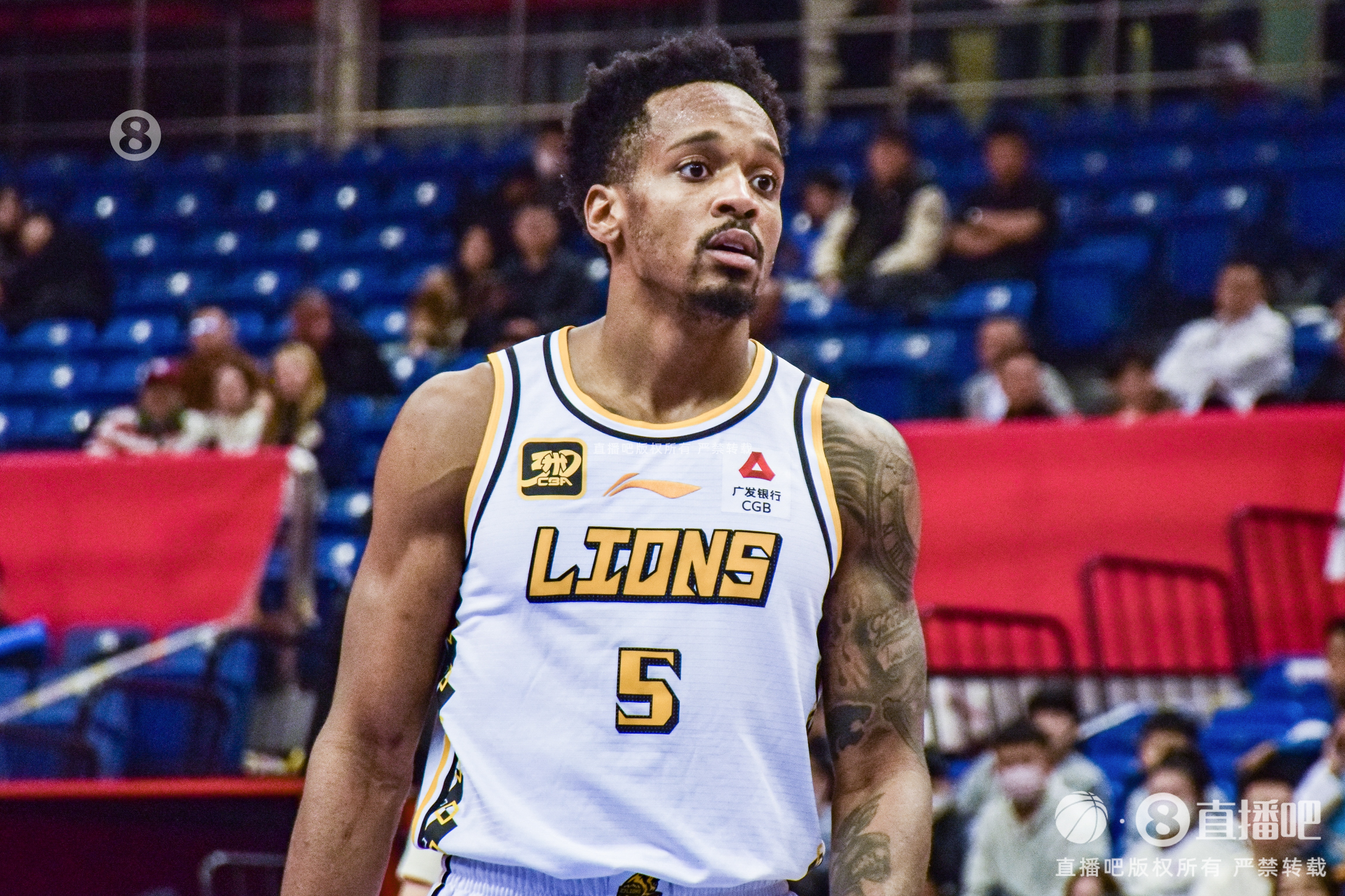 得分利器！小巴里-布朗半場13中7獨得24分4助 罰球7中7