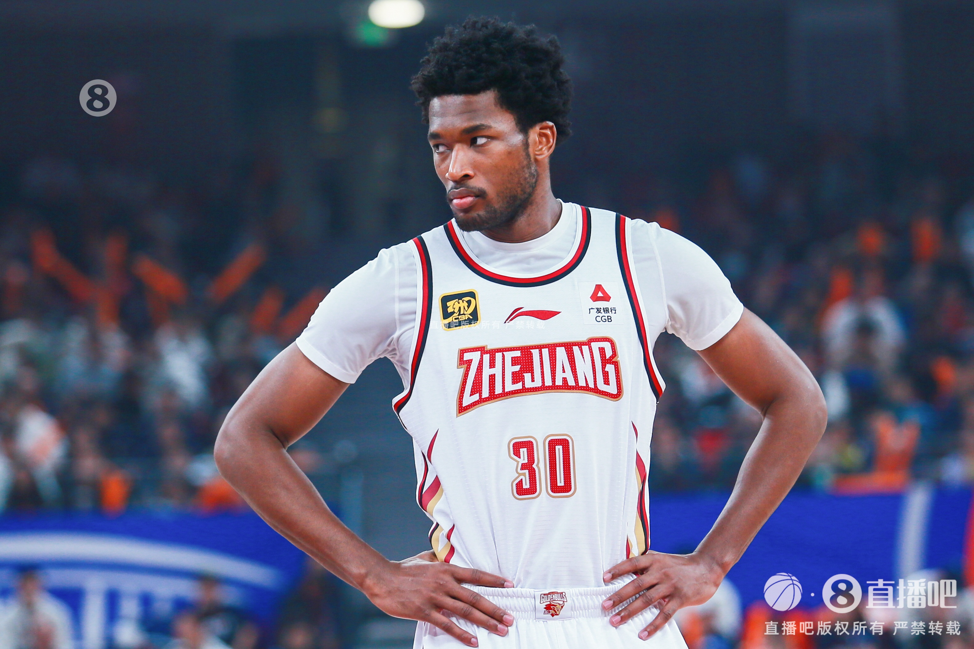 雙槍噴火！浙江外援約克&瓊斯首節(jié)合計9中9砍下23分 幾與廣東持平