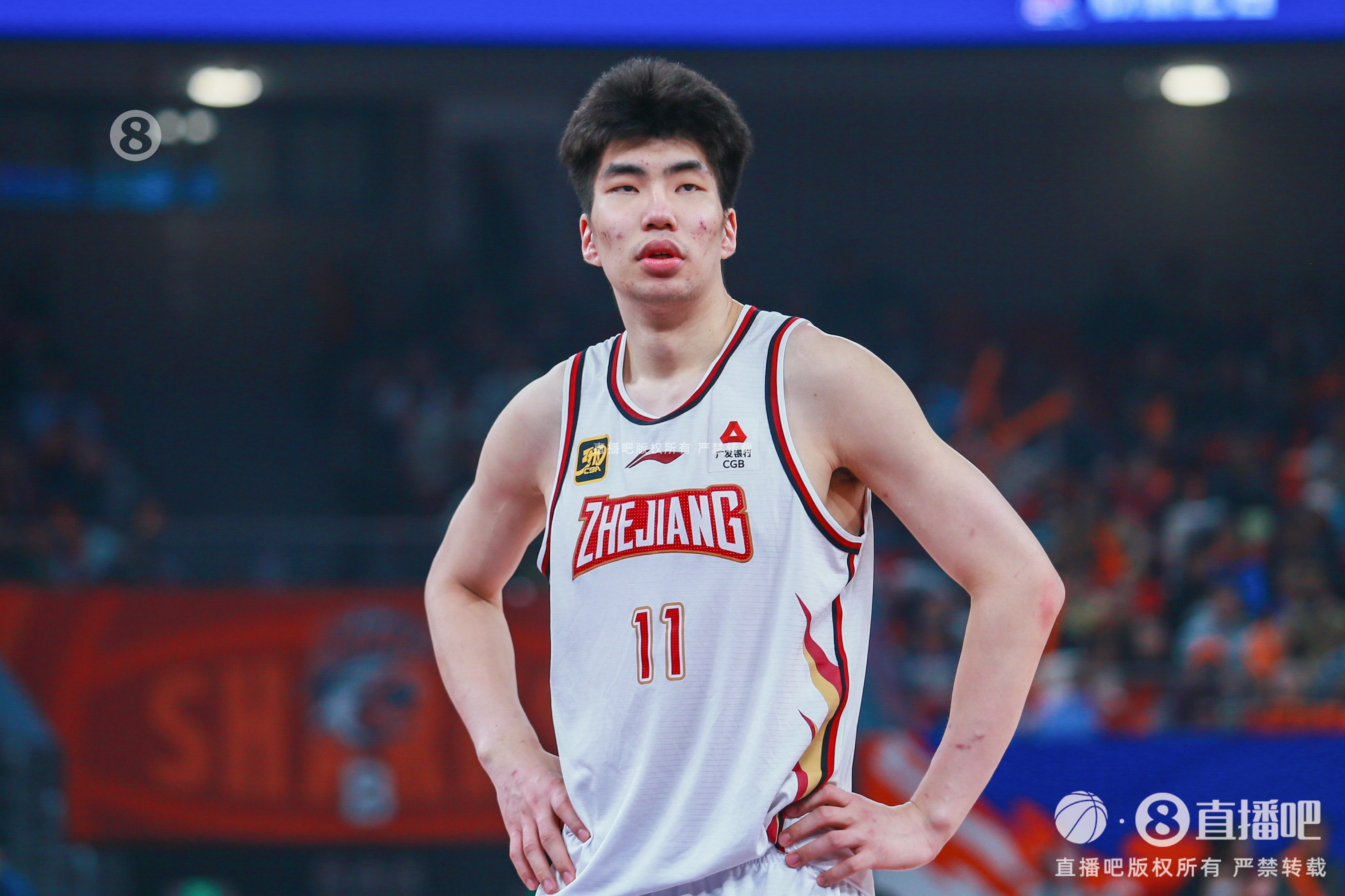 火力點(diǎn)太集中！浙江首節(jié)僅余嘉豪&瓊斯有得分入賬 其余5人10中0