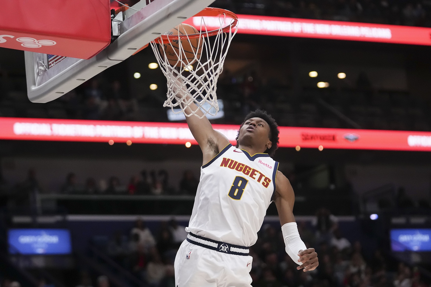 立下奇功！沃特森7中6拿到16分 三分4中4