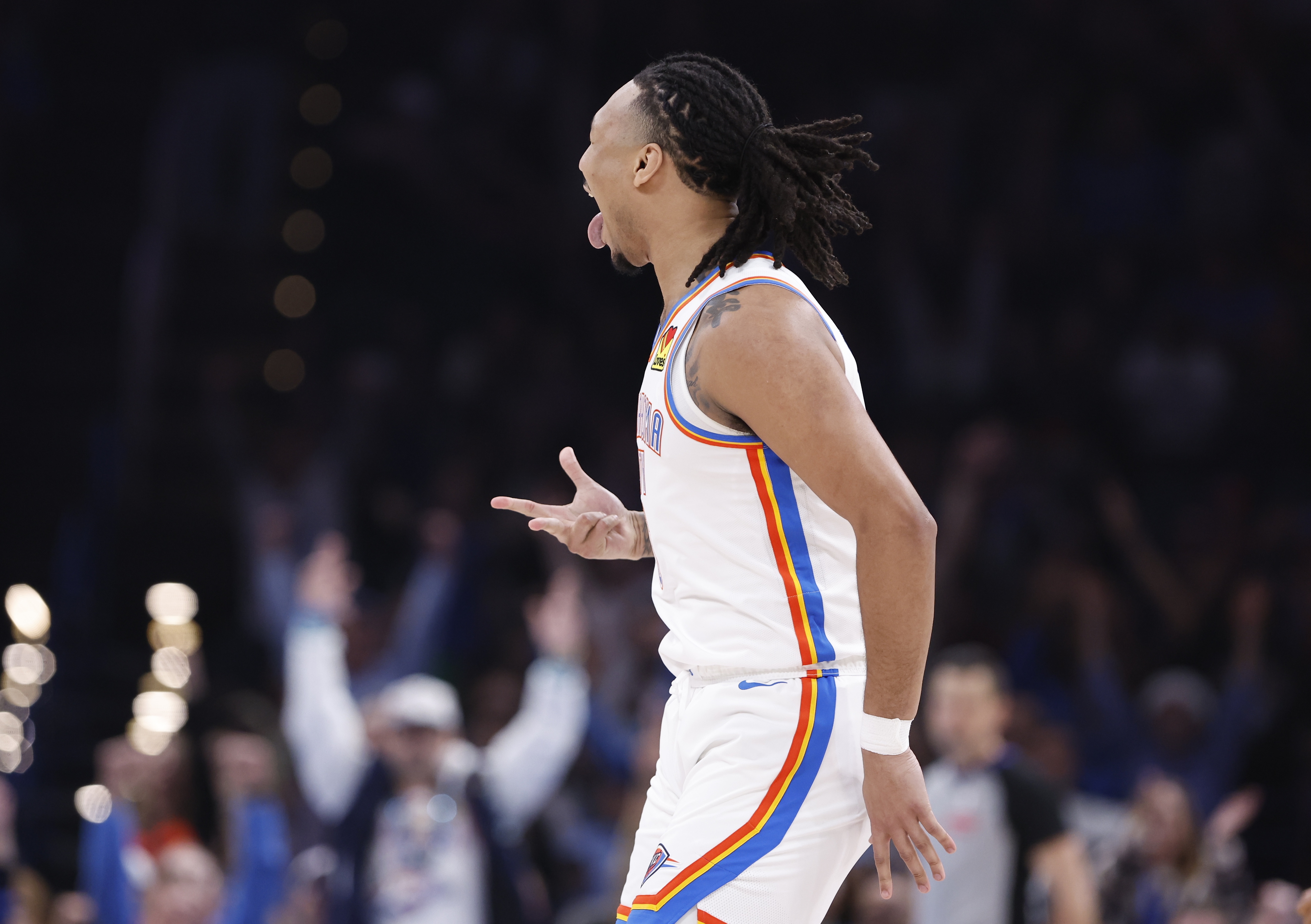 追夢型數(shù)據(jù)！杰林威貢獻(xiàn)10分11板11助三雙&另有3斷2帽 正負(fù)值+35