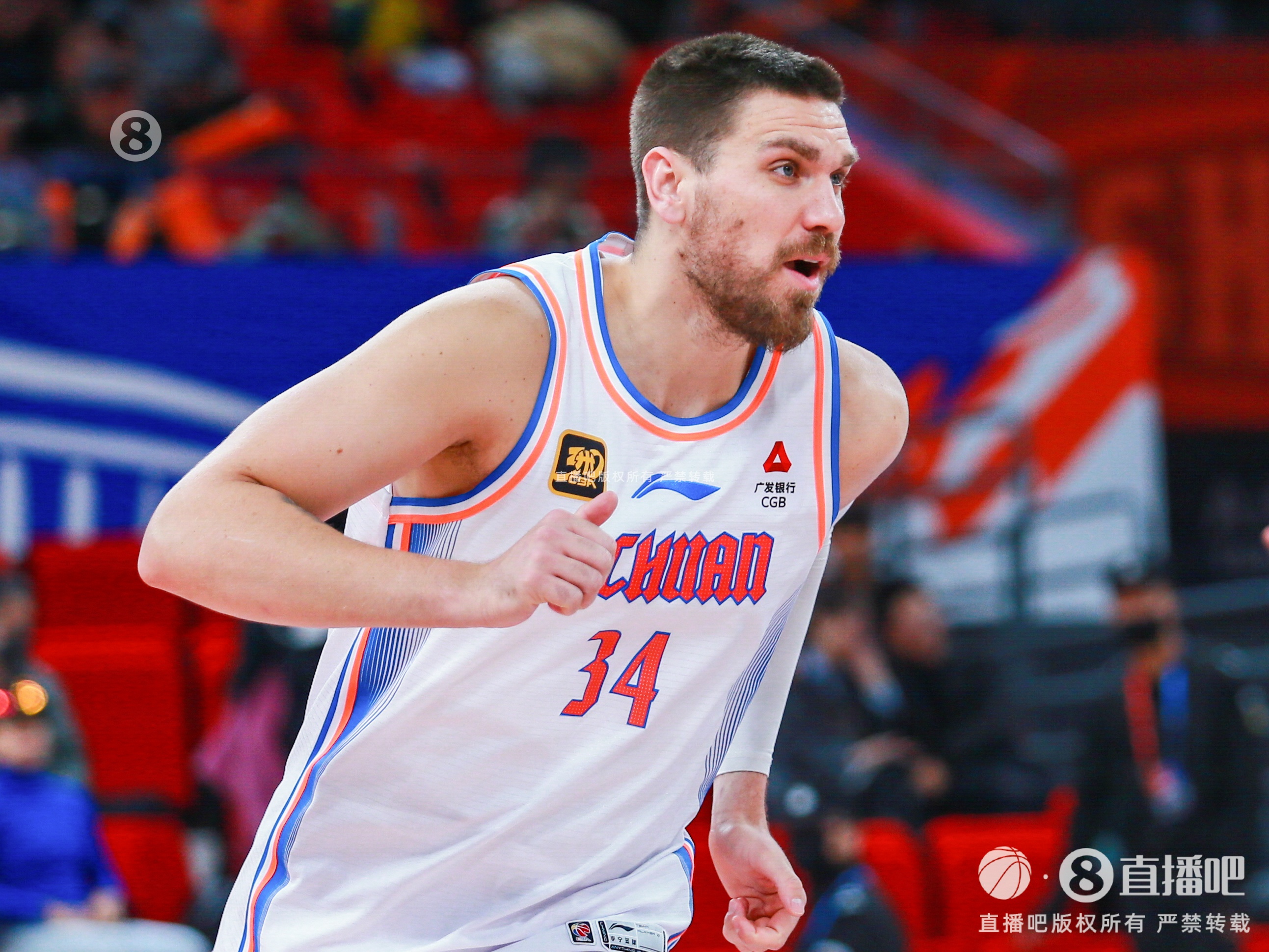 內(nèi)線翻江倒?？上Э湛常●R里奇24中14空砍30分 拿到14個(gè)籃板