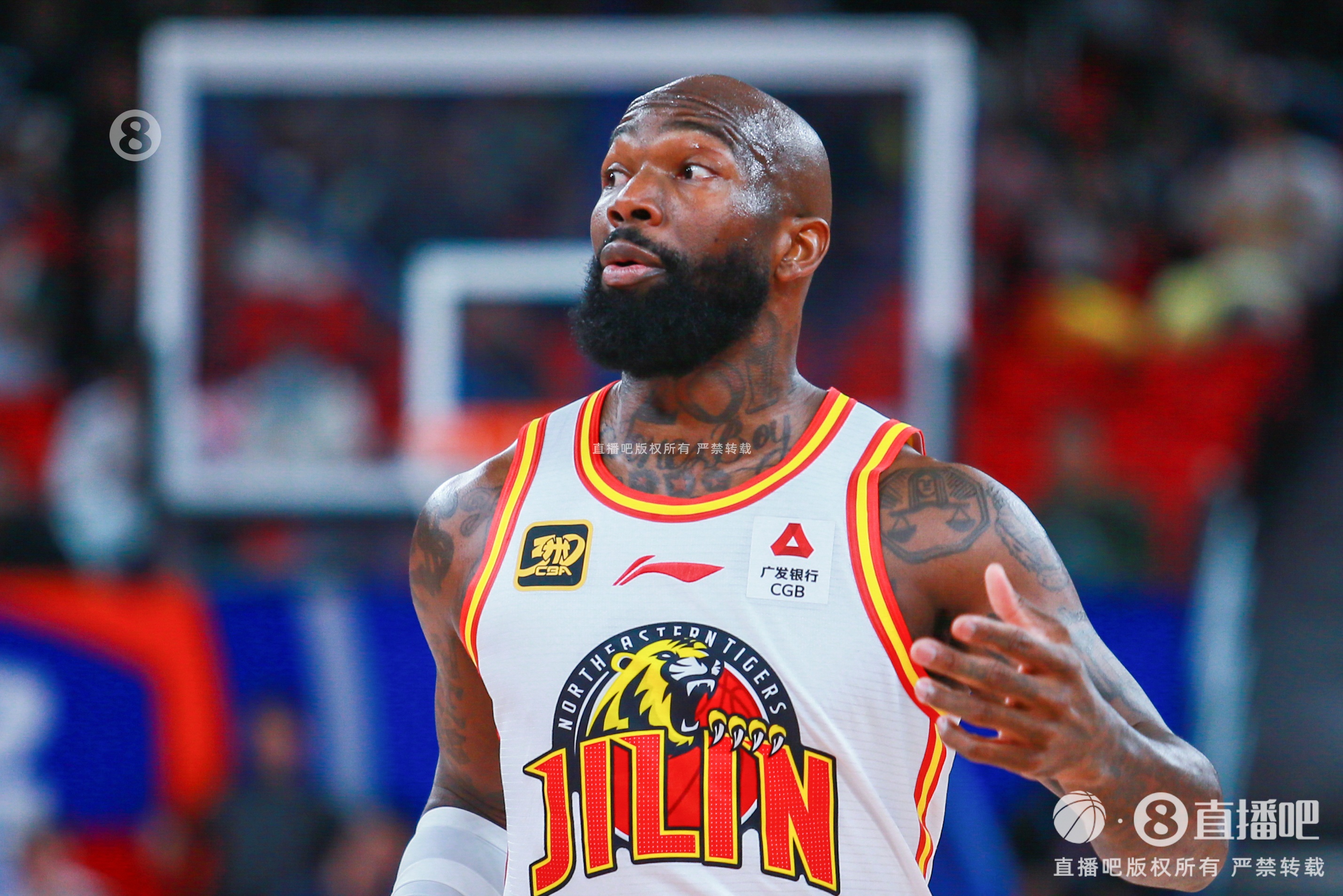 瓊指導累??！遼寧多點開花首節(jié)44-20大比分領先吉林 瓊斯獨得10分