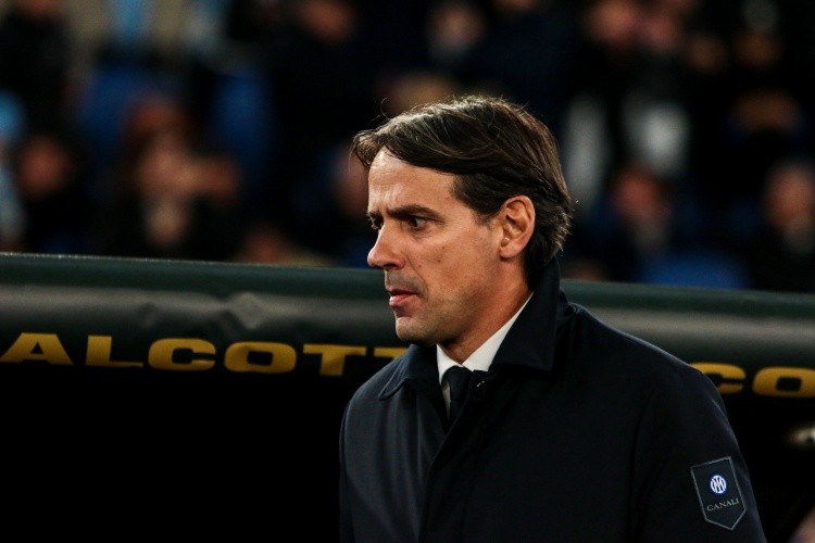 向那不勒斯球迷區(qū)扔水瓶！記者：國米因球迷不當行為被罰8000歐