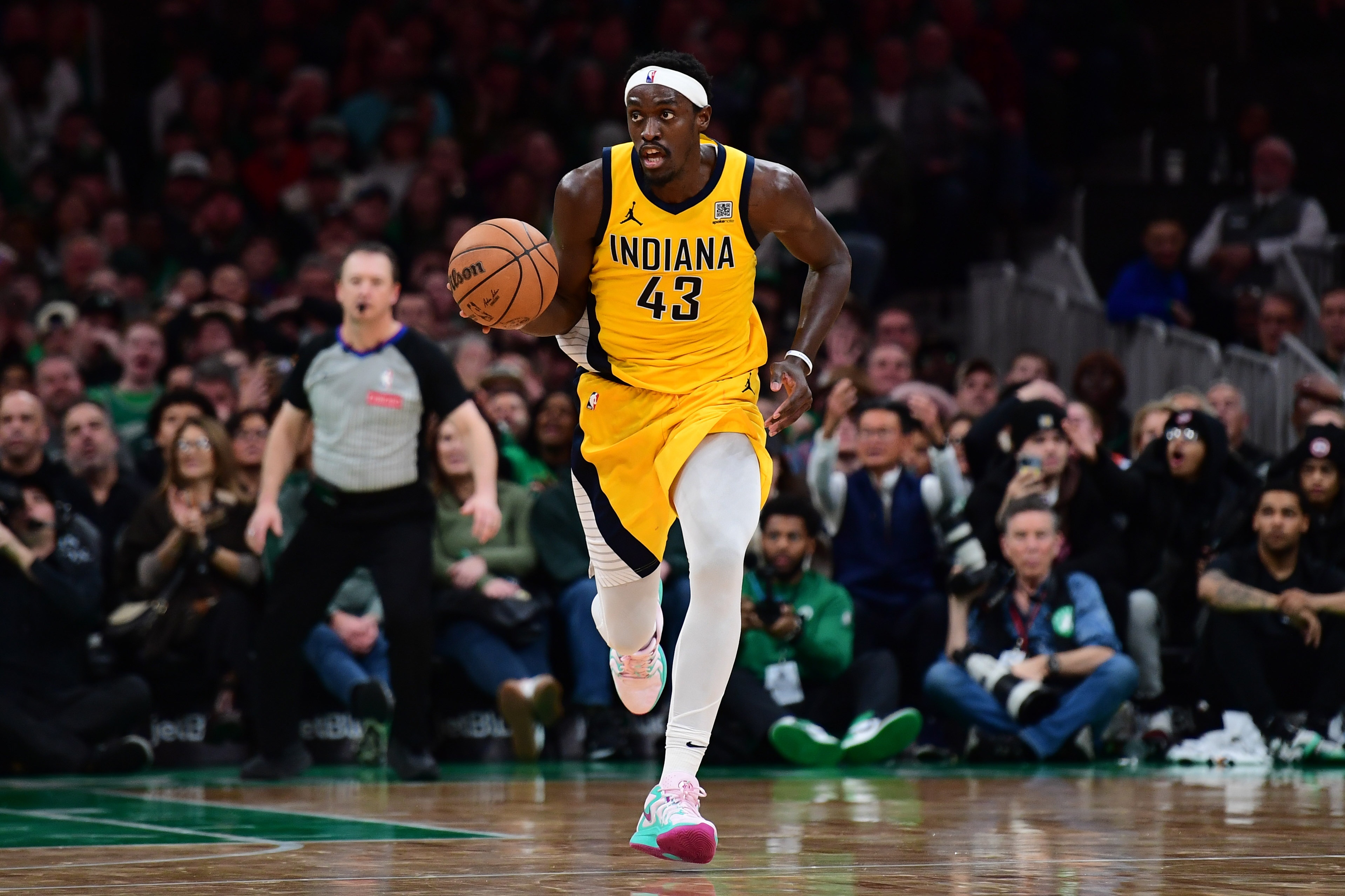 狀態(tài)火熱！西亞卡姆上半場(chǎng)12中9攻下19分4板 次節(jié)單節(jié)砍下17分