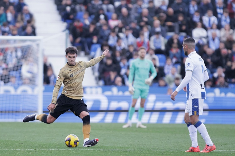 英媒：曼聯(lián)對祖比門迪感興趣，歐聯(lián)杯交手將密切關注其表現(xiàn)