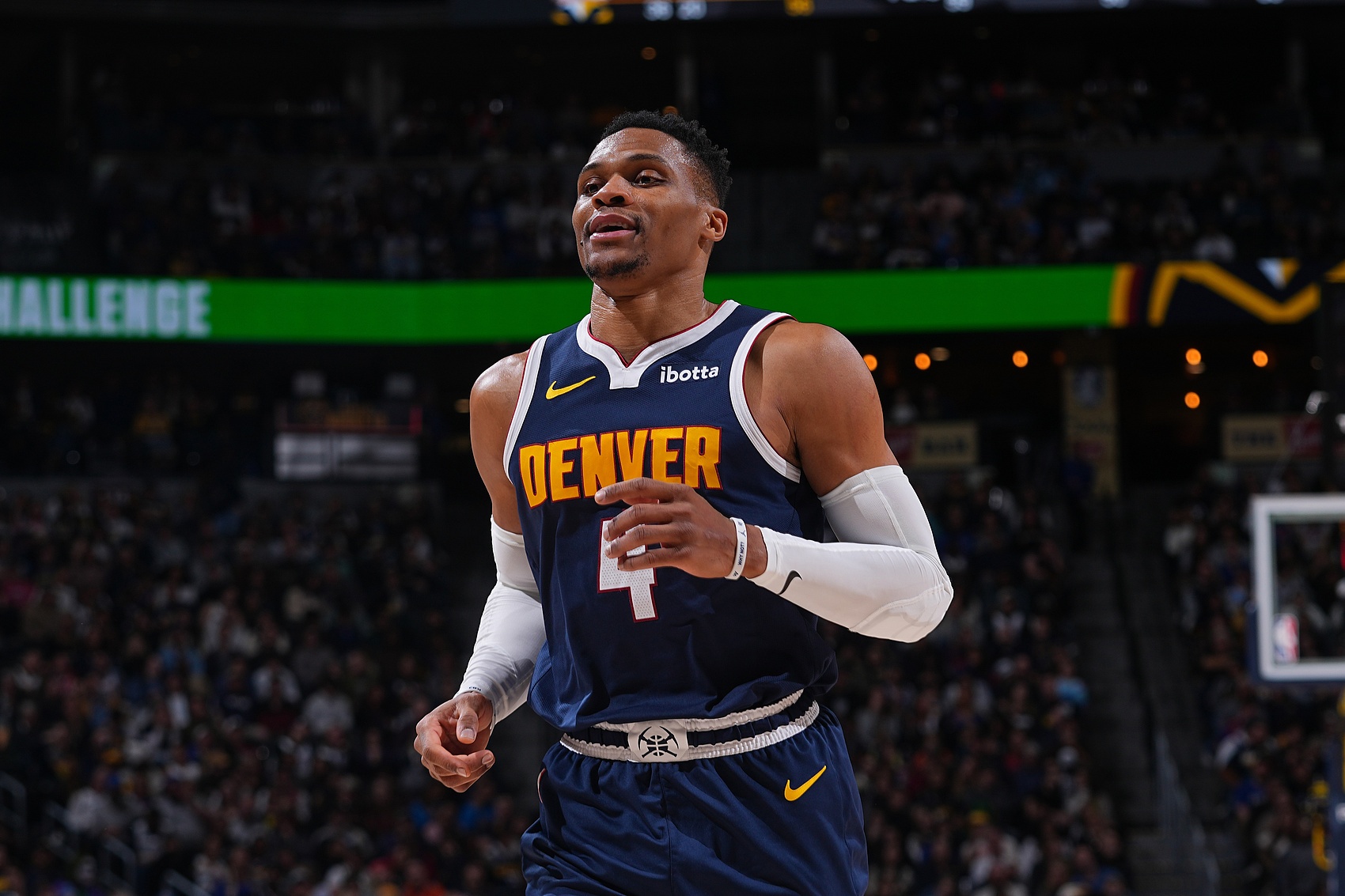 控制失誤！威少全場11中5&三分4中2 得到14分2蓋帽5失誤6犯規(guī)