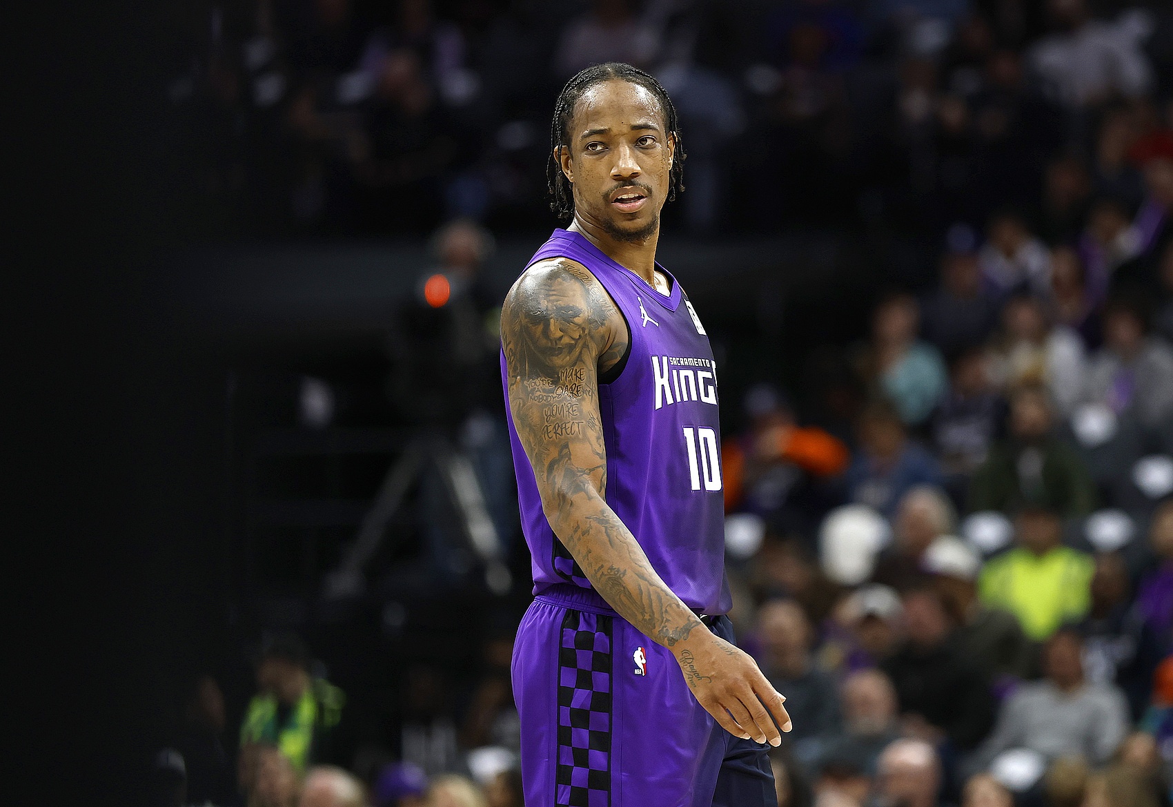 中投在線三分都鐵了！德羅贊18投8中&三分4中0 得到22分2板4助