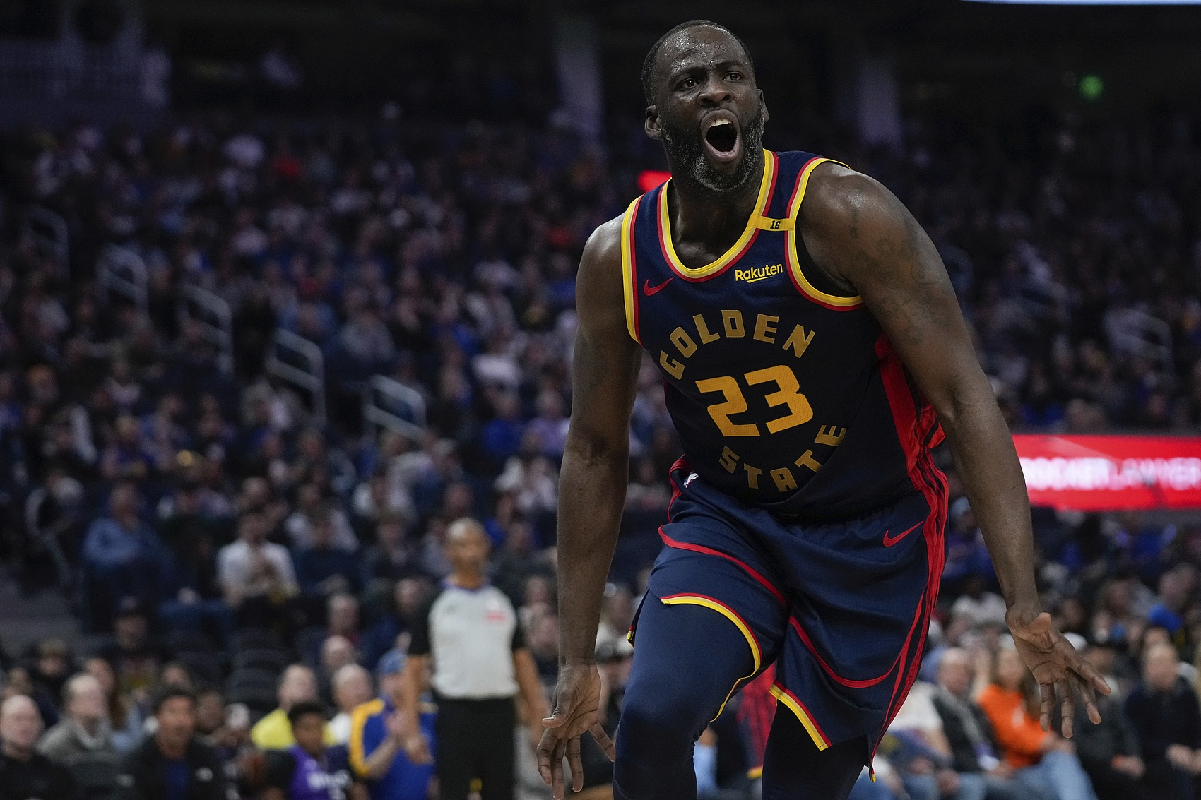 如何看待裁判漏吹走步？追夢：太瘋狂了 別想讓我罰款哈