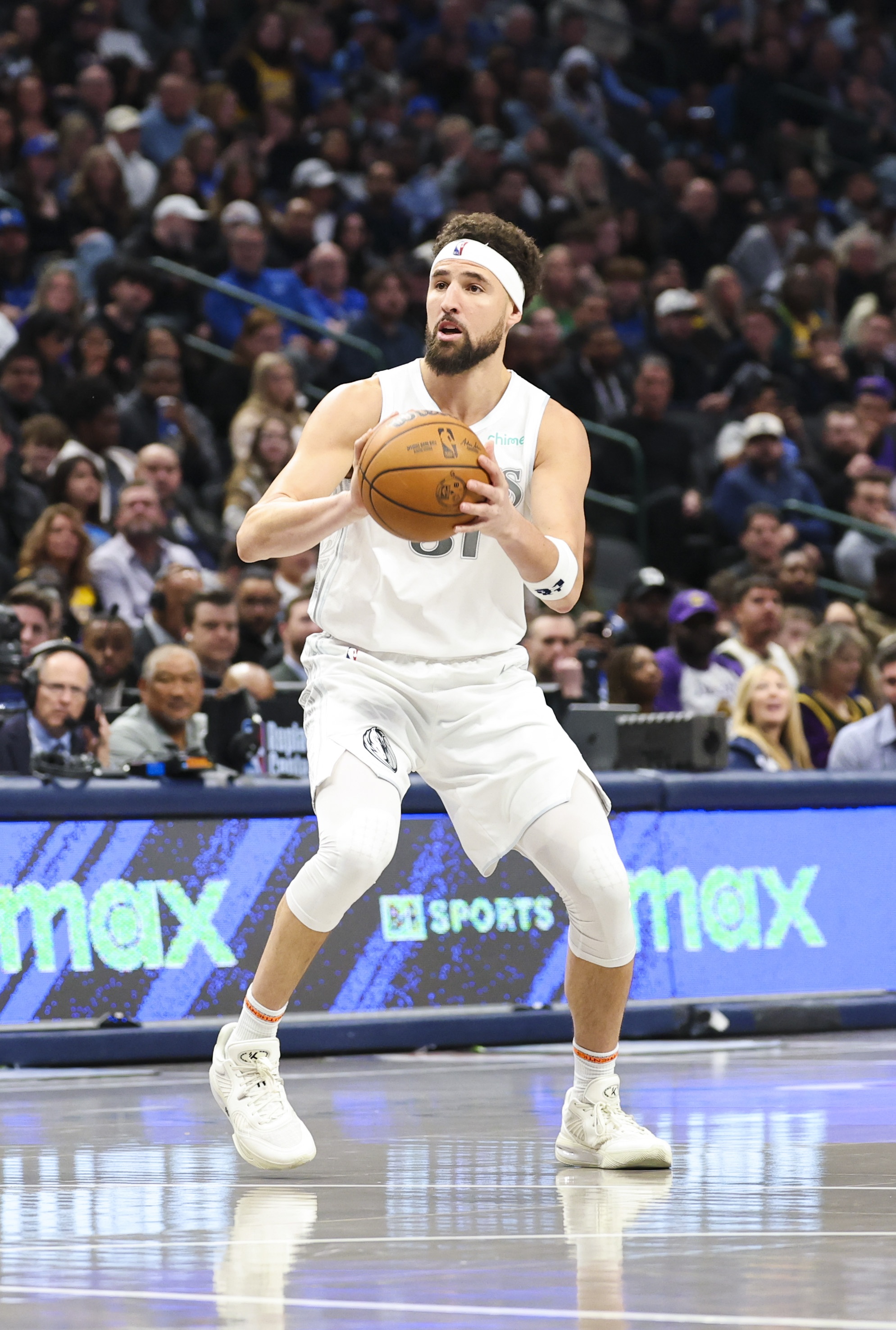 徒呼奈何！克萊遭嚴(yán)防全場19中6僅得到15分4板 3記大帽兢兢業(yè)業(yè)