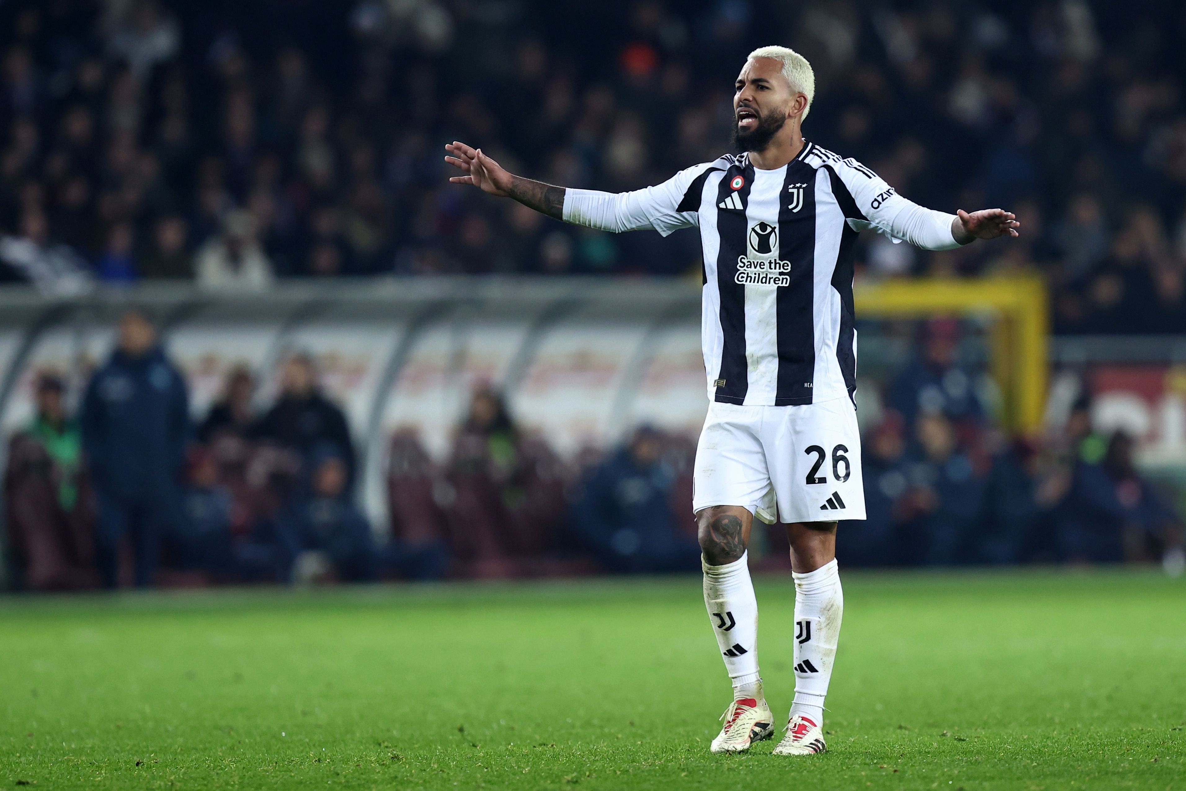 斯基拉：諾丁漢森林對(duì)尤文中場(chǎng)道格拉斯-路易斯感興趣