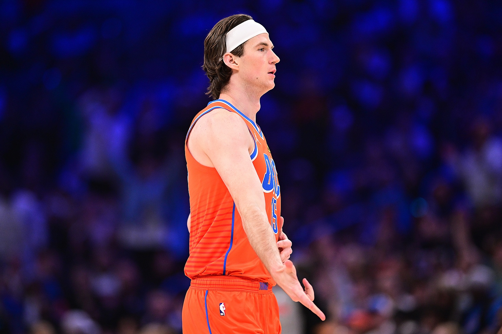 不錯(cuò)！雷霆的雙向合同中鋒卡爾森首節(jié)5中4&三分3中2 攻下10分2板