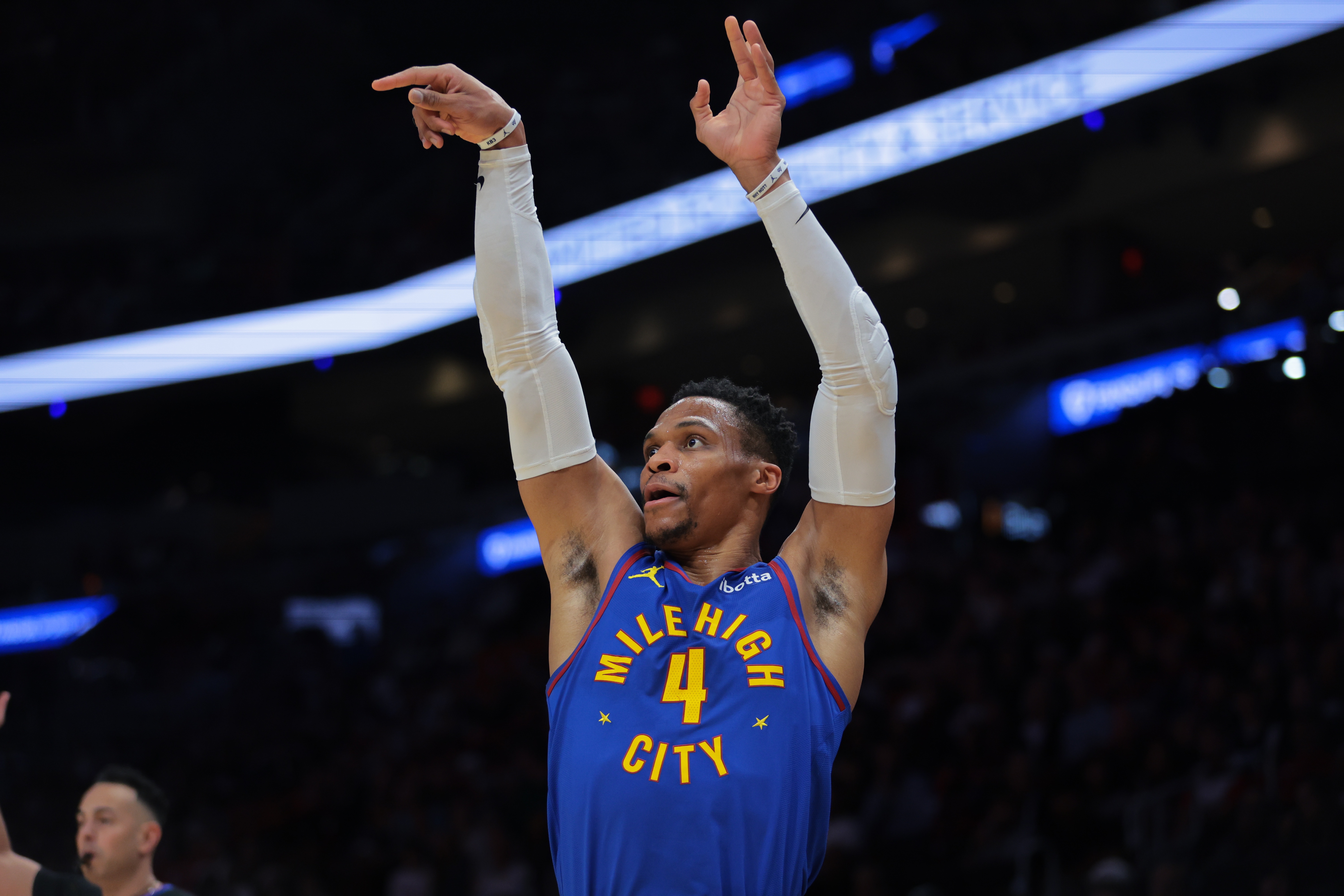 真來勁！威少上半場11投6中&三分3中3 攻下15分1板5助