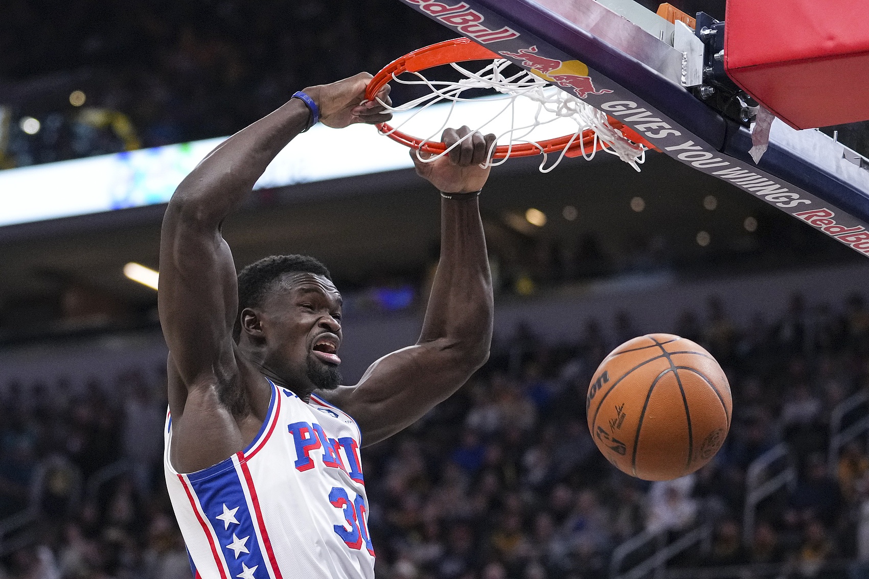 奇兵出馬！41號秀博納13中7砍14分14板2斷5帽&7前場板 正負(fù)值+22