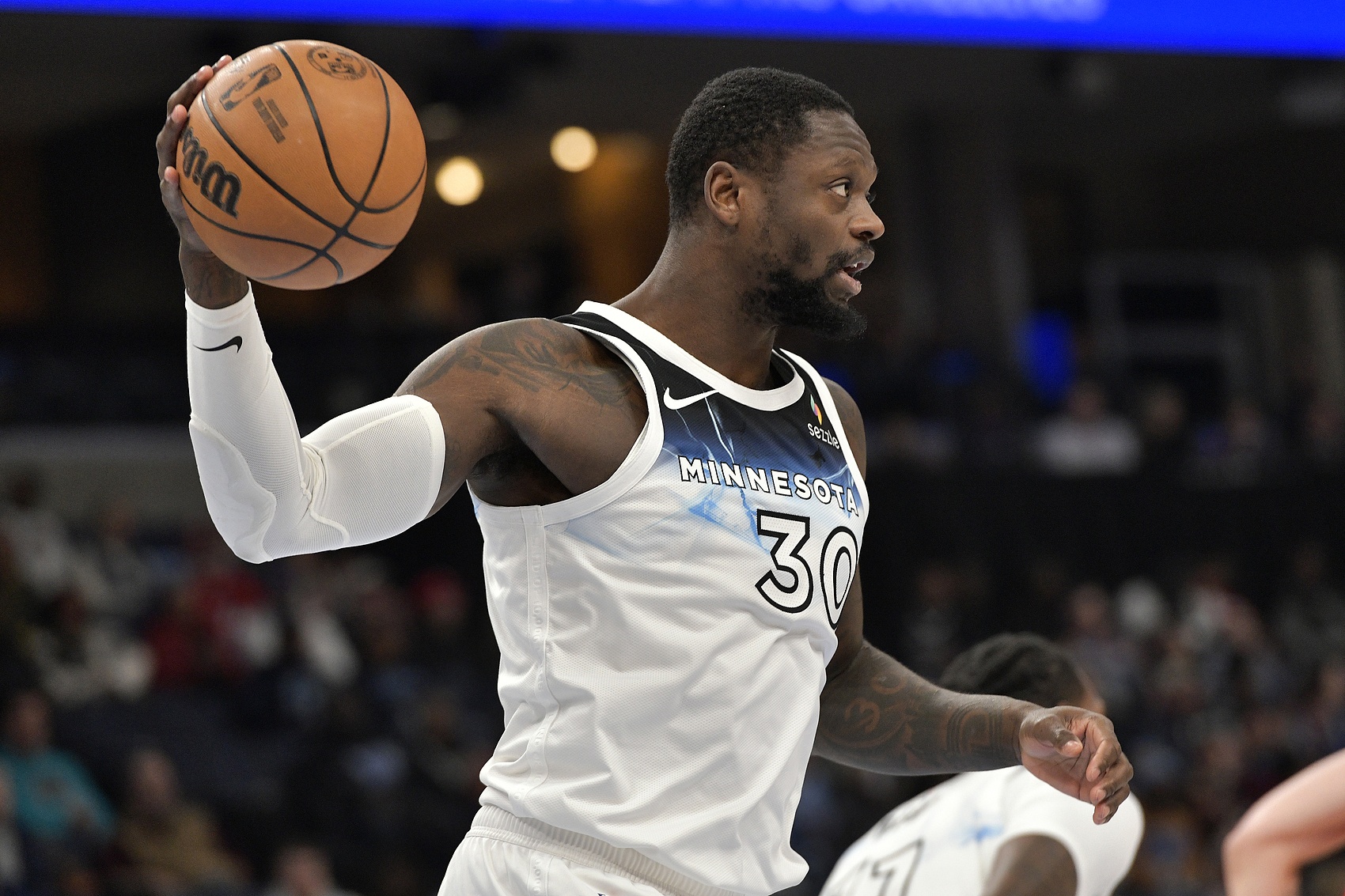 高效全能！蘭德?tīng)?0中6砍半場(chǎng)最高17分外加4板4助 正負(fù)值+7