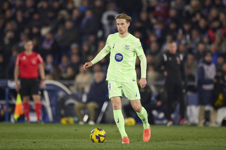 弗蘭基-德容為巴薩首發(fā)戰(zhàn)本菲卡，將解鎖歐冠50場(chǎng)里程碑