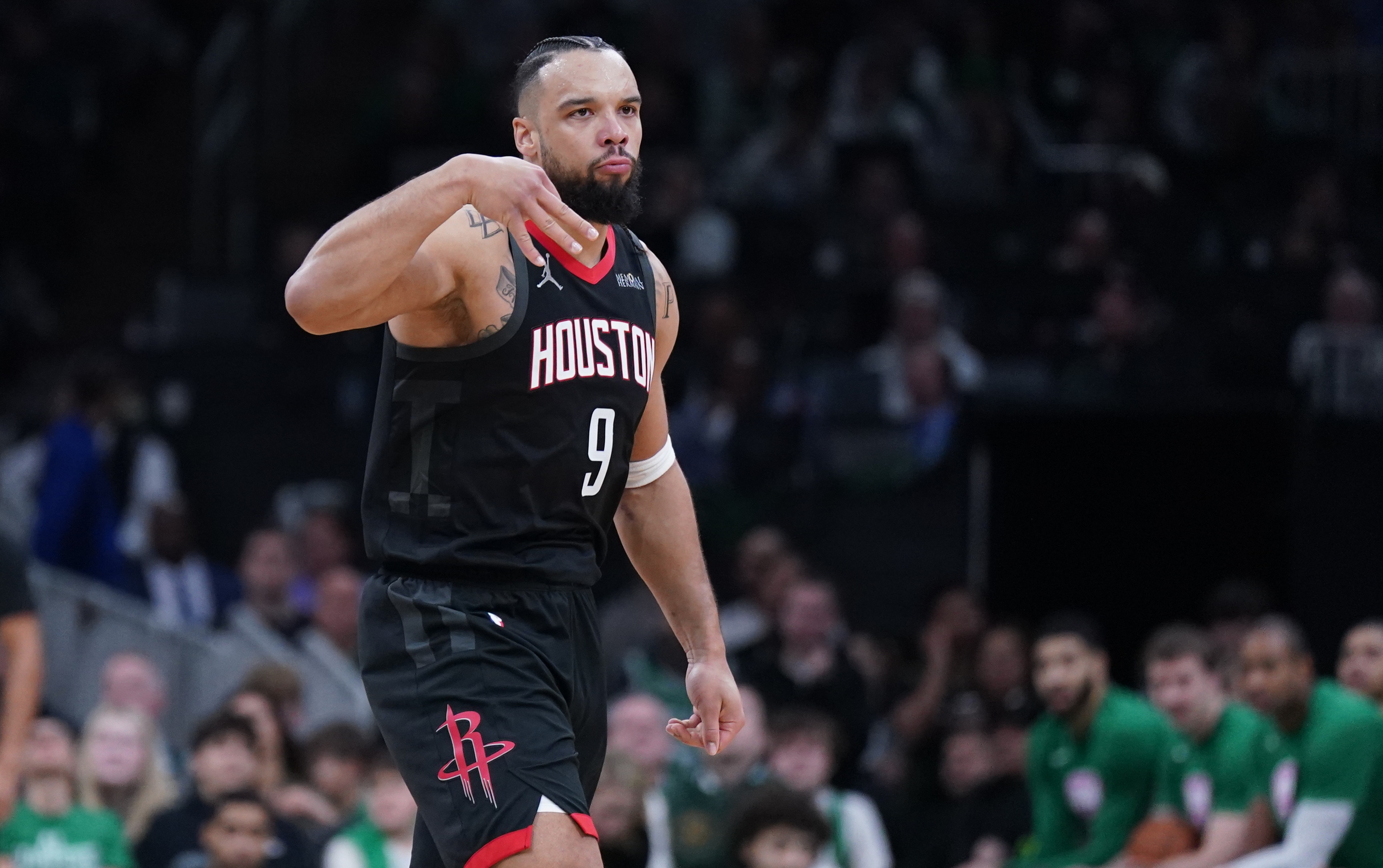 龍哥威武！狄龍上半場(chǎng)4中4得到10分1板1助 三分2中2