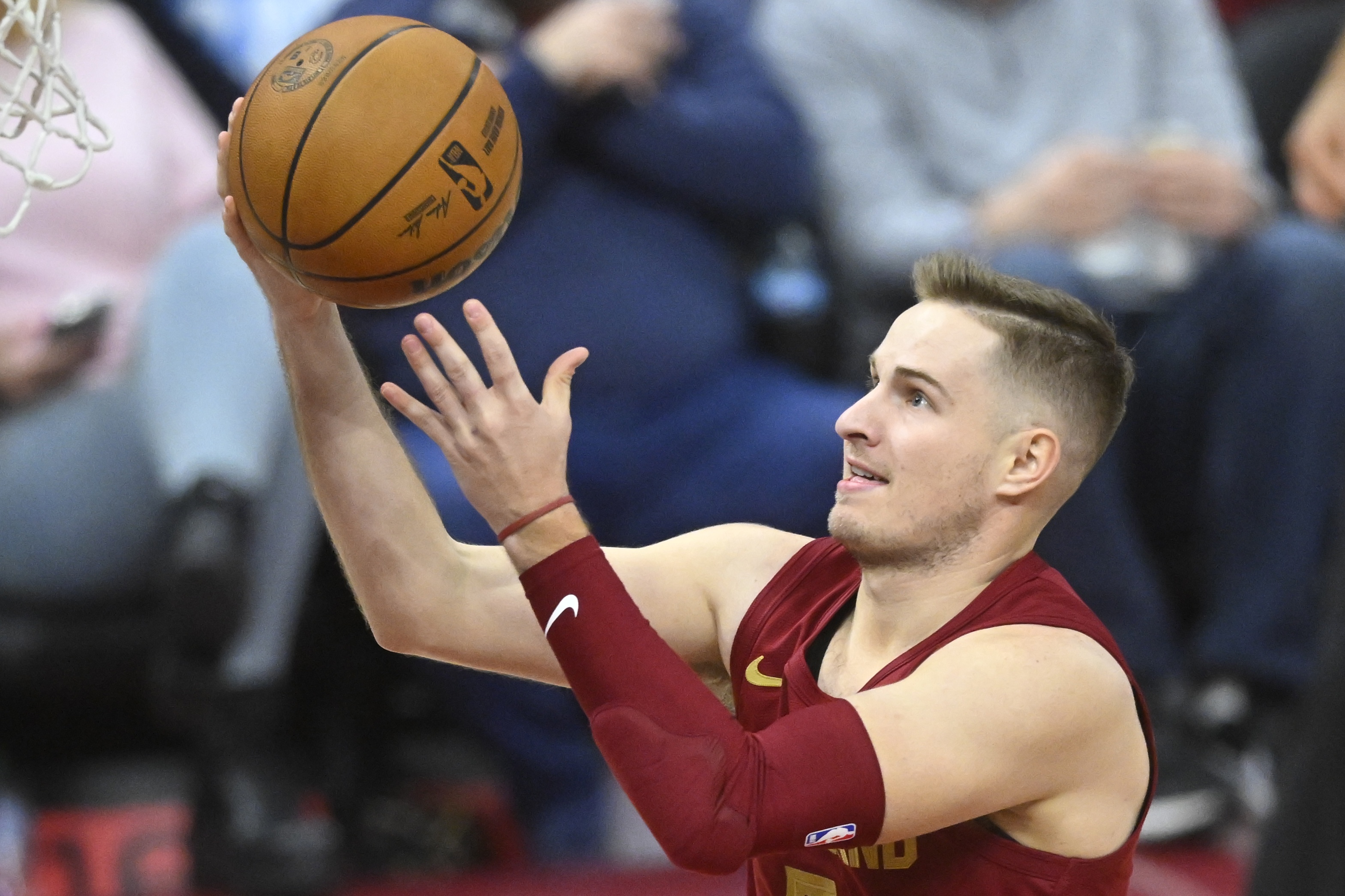 高效替補(bǔ)！梅里爾三分4中4射落12分 生涯總得分突破1000分