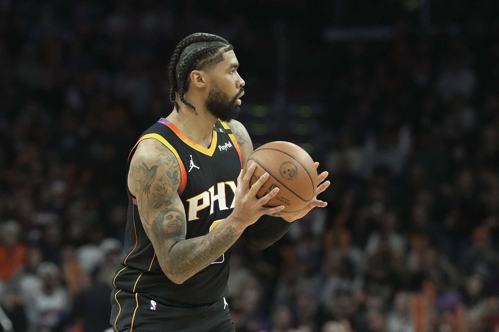 苦苦支撐！理查茲半場5中5拿到10分全隊最高 還有4籃板