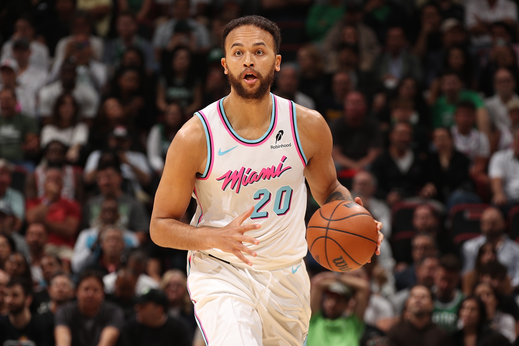 攻防影響力很大！李凱爾4中2拿到4分3板5助3斷2帽 正負(fù)值+18